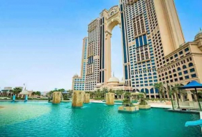Fairmont Marina Residences Apartment